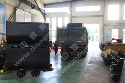 中煤集團(tuán)一批固定式礦車發(fā)往河南