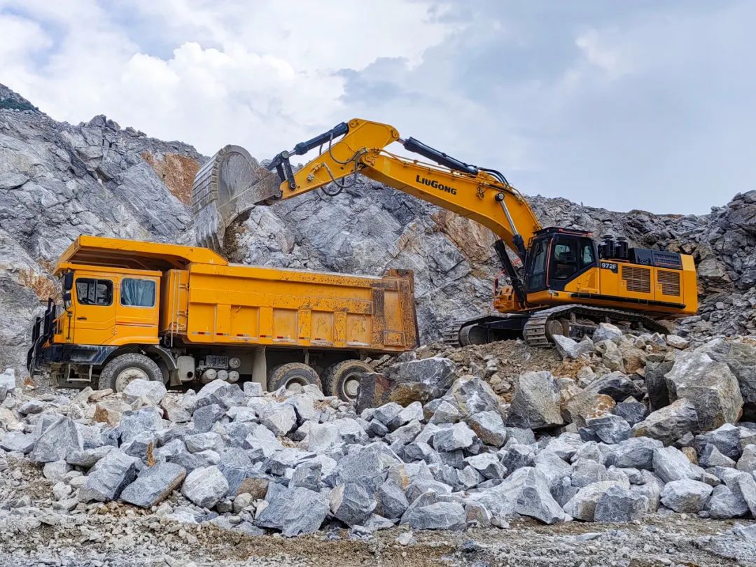 柳工972f挖掘機:以強悍實力書寫礦山傳奇
